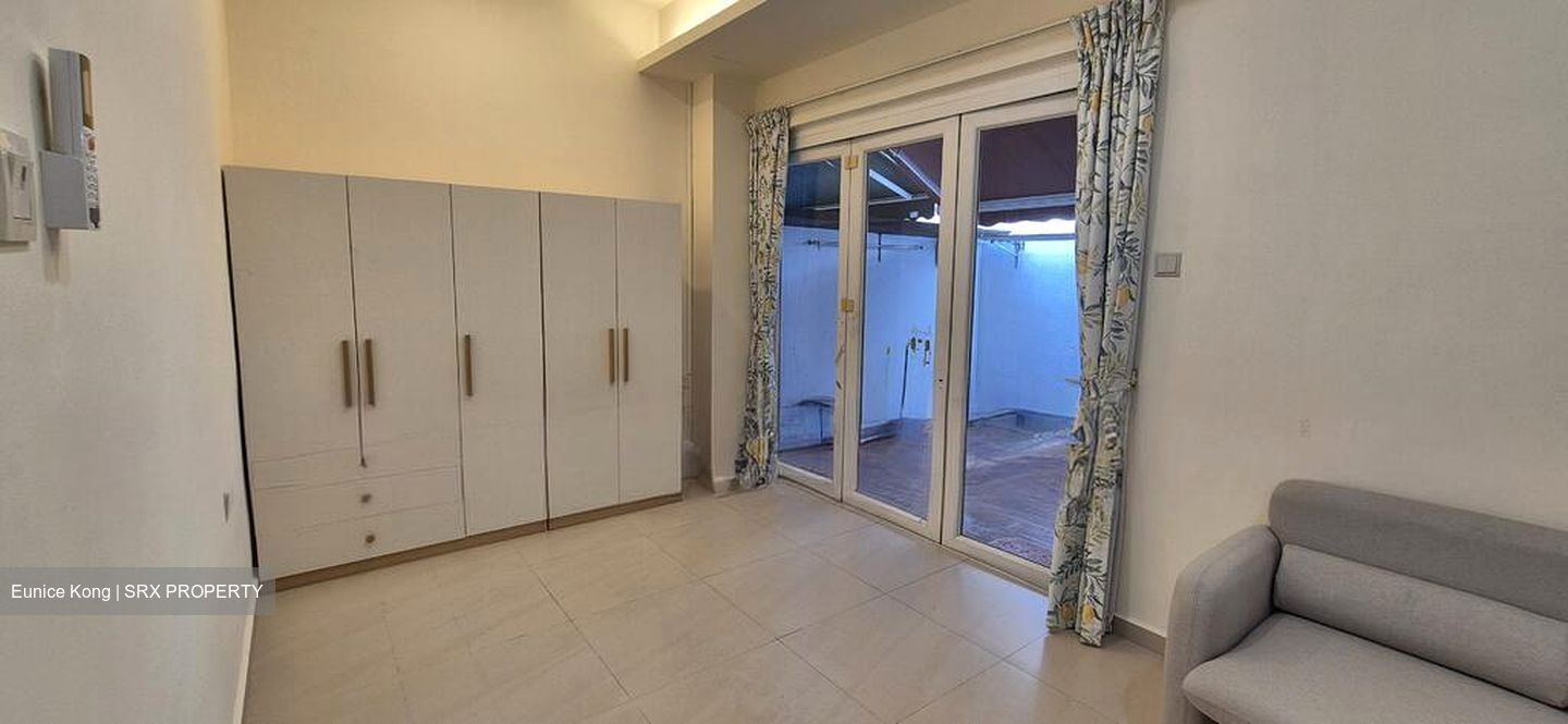 Dmanor (D16), Terrace #500029821